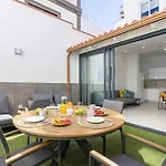 Sunnyland Terraza Apartman *